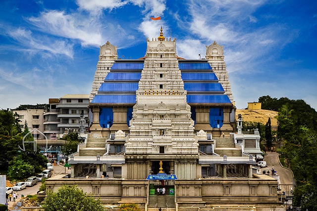 Kiến trúc ấn tượng của đền Iskcon