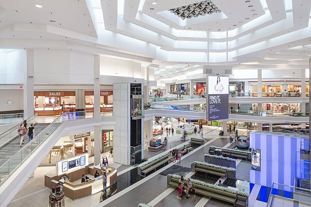 Không gian mua sắm hiện đại của Woodfield Mall