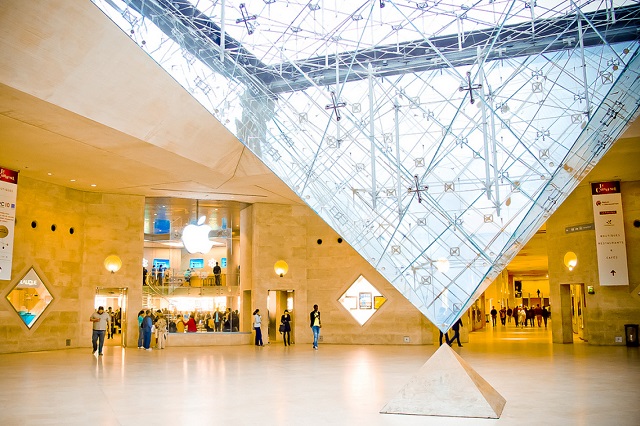 Không gian hiện đại của Carrousel du Louvre