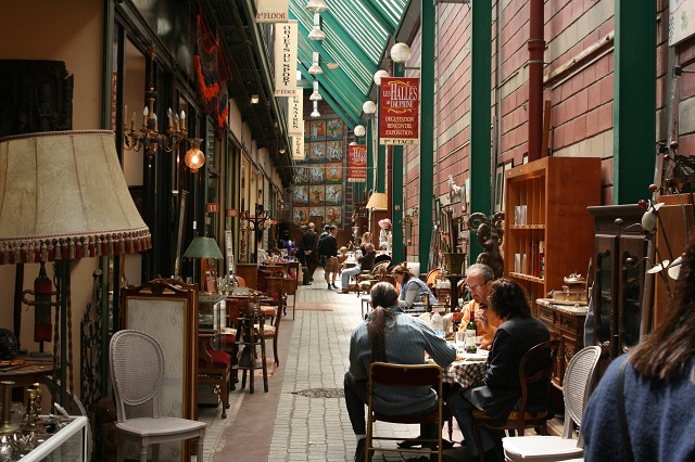 Không gian mua sắm độc đáo ở Le Marche des Puces de Saint-Ouen