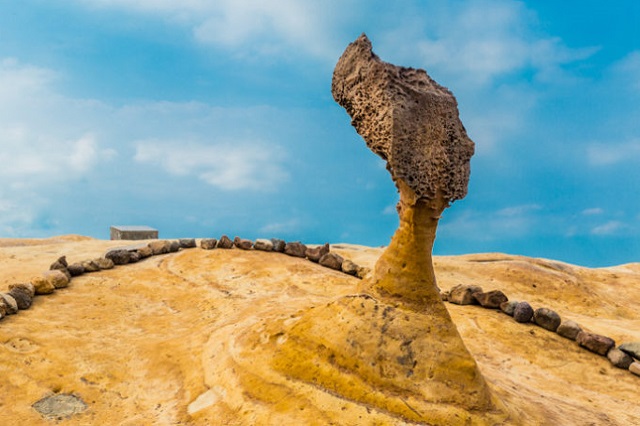 Mõn đá “Đầu Nữ Hoàng” nổi tiếng ở công viên Da Liễu