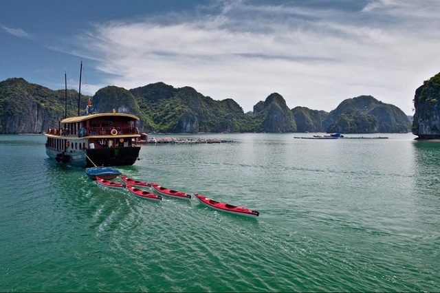 Vịnh Lan Hạ - thiên đường biển tuyệt vời để bạn ghé trong những dịp đầu năm